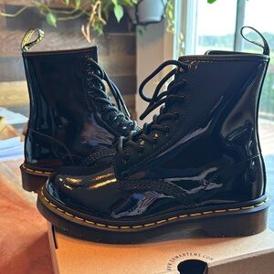 Women’s Dr Martens 1460 Black Patent Boots Size 7 US